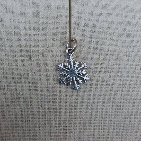 Sterling Silver Snowflake Pendant - Picture 2 of 4